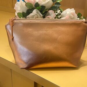 LANCÔME arrow zipper bag💘